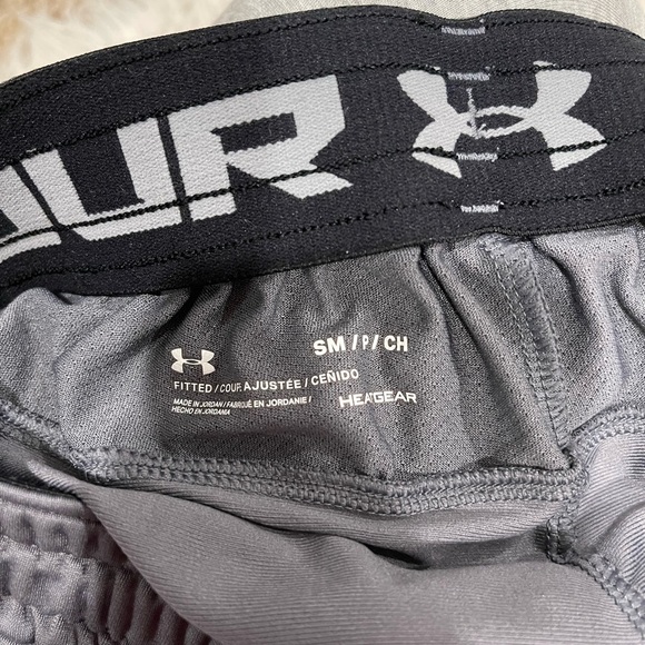 Men’s Under Armour Seahawks Shorts - Picture 3 of 3